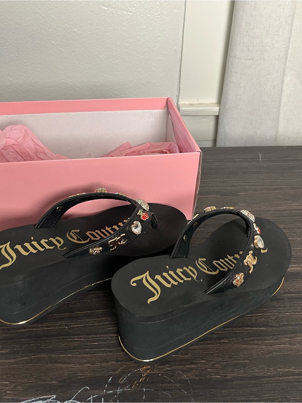 Juicy Couture Women's Black Embellished Wedge Flip Flops NIB size 8 cherry gold - Picture 3 of 7